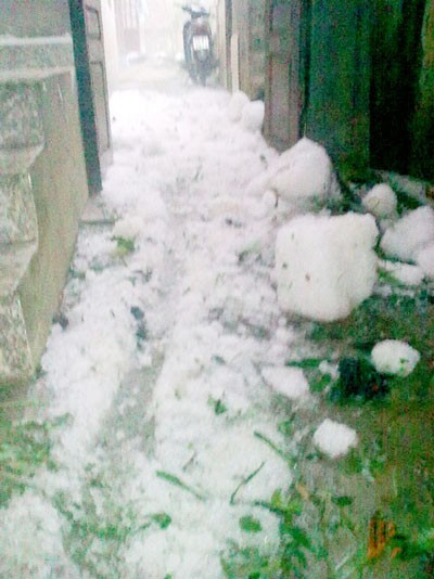 A recent hailstorm in the northern province of Lao Cai (Photo: Lao Cai Newspaper) A recent hailstorm in the northern province of Lao Cai (Photo: Lao Cai Newspaper)